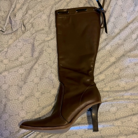 Coach Leather Boots- Barely worn! Only once inside and unfortunately didn’t fit - Picture 5 of 6